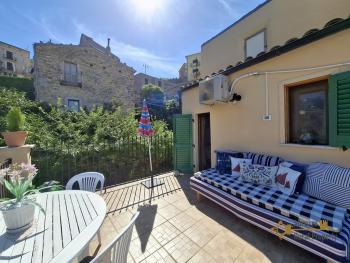 Completely restored stone house with two terraces, garden and stunning views. Bomba Img41
