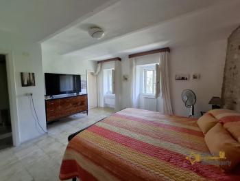 Fully Restored Stone House with exposed stone and vaulted ceilings. Ready to Move In. Palmoli Img10