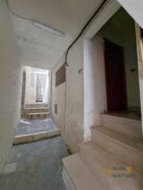 Fully Restored Stone House with exposed stone and vaulted ceilings. Ready to Move In. Palmoli Img19