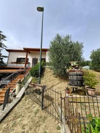 Spacious Three-Bedroom Villa with 11,820 sqm of Land and Panoramic Views. Pietrabbondante Img50