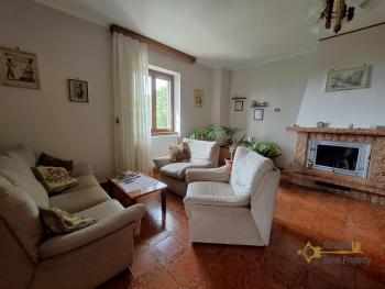 Spacious Three-Bedroom Villa with 11,820 sqm of Land and Panoramic Views. Pietrabbondante Img13
