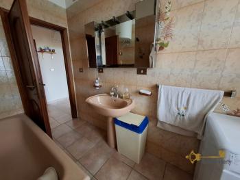 Spacious Three-Bedroom Villa with 11,820 sqm of Land and Panoramic Views. Pietrabbondante Img32