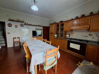 Spacious Three-Bedroom Villa with 11,820 sqm of Land and Panoramic Views. Pietrabbondante Img38