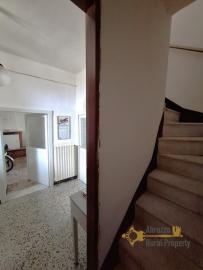 Charming Four-bedroom Stone House with Guest Annex and Land. Fossalto Img14