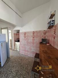 Charming Four-bedroom Stone House with Guest Annex and Land. Fossalto Img8