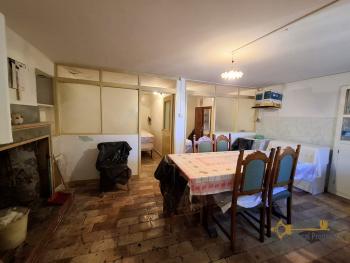 Two-bedroom town house with two cellars in need of restoration. Palmoli. Img4