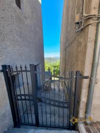 Charming stone house with panoramic views, garden and additional living space. Tufillo Img27