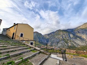 Beautifully Restored Stone House with Panoramic Majella Views & Independent Guest unit. Civitella Messer Raimondo Img2