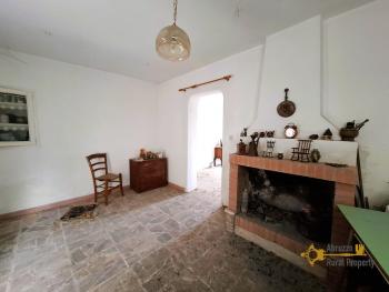 Petite traditional stone house with fireplace and stone cellar. Carunchio