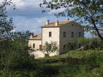Country Manor in the National Park of Abruzzo. Img2