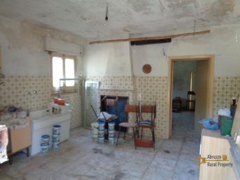 Casolare di campagna con uliveto in vendita a San Buono. Img20