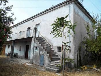 Country house with olive grove for sale in Atessa. Abruzzo.