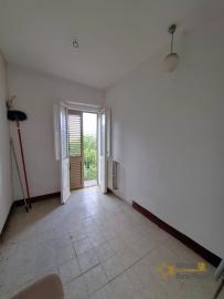 Two-bedroom town house in habitable condition with cellar. Celenza Sul Trigno Img17