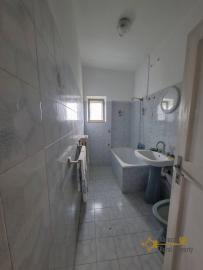 Two-bedroom town house in habitable condition with cellar. Celenza Sul Trigno Img23