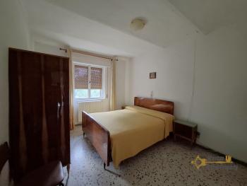 Two-bedroom town house in habitable condition with cellar. Celenza Sul Trigno Img9
