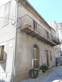 Large house of 300 sqm in Casalanguida. Abruzzo.