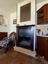 Six-bedroom stone house with self contained flat, outside space and garden. Roccaspinalveti Img5