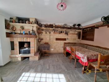 Six-bedroom stone house with self contained flat, outside space and garden. Roccaspinalveti Img31