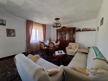 Six-bedroom stone house with self contained flat, outside space and garden. Roccaspinalveti Img7