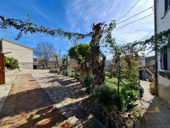 Six-bedroom stone house with self contained flat, outside space and garden. Roccaspinalveti Img41