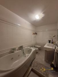 Six-bedroom stone house with self contained flat, outside space and garden. Roccaspinalveti Img13