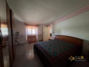 Six-bedroom stone house with self contained flat, outside space and garden. Roccaspinalveti Img22