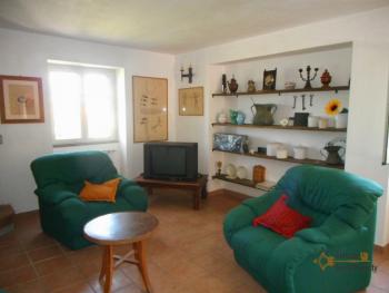 Villa surrounded by 1 hectare of land. Bagnoli del Trigno. Img13