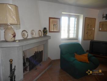 Villa surrounded by 1 hectare of land. Bagnoli del Trigno. Img11