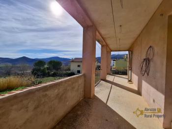 Large country house with land, 4 separate units and B&B potential. Roccaspinalveti Img26