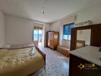 Large country house with land, 4 separate units and B&B potential. Roccaspinalveti Img21