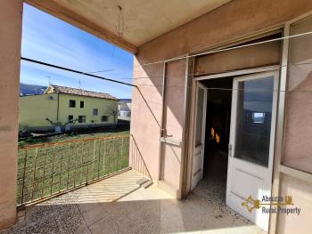 Large country house with land, 4 separate units and B&B potential. Roccaspinalveti Img27