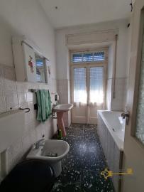 Large country house with land, 4 separate units and B&B potential. Roccaspinalveti Img28