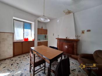 Large country house with land, 4 separate units and B&B potential. Roccaspinalveti Img6