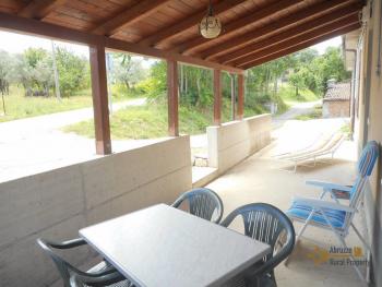 Country house with garden for sale in Roccaspinalveti. Img10