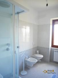 Country house with garden for sale in Roccaspinalveti. Img11