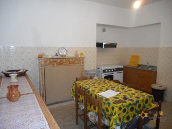 Country house with garden for sale in Roccaspinalveti. Img7