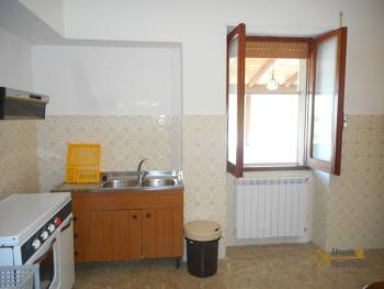 Country house with garden for sale in Roccaspinalveti. Img9