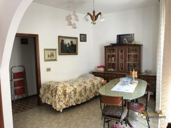 Large townhouse with terrace for sale in Palmoli. Abruzzo. Img17