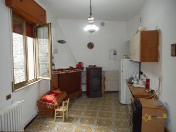Large townhouse with terrace for sale in Palmoli. Abruzzo. Img8