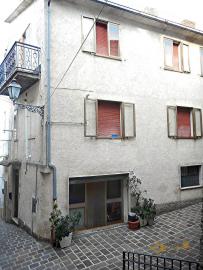 Large townhouse with terrace for sale in Palmoli. Abruzzo. Img4