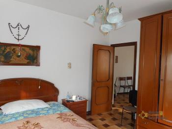 Large townhouse with terrace for sale in Palmoli. Abruzzo. Img10