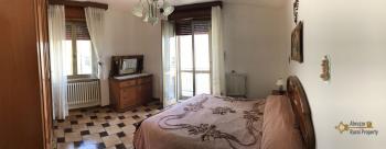 Large townhouse with terrace for sale in Palmoli. Abruzzo. Img21