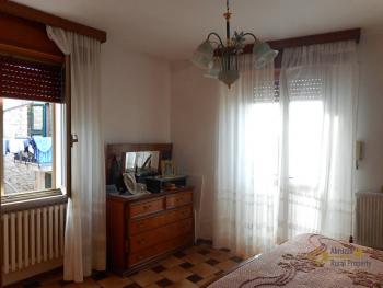 Large townhouse with terrace for sale in Palmoli. Abruzzo. Img9