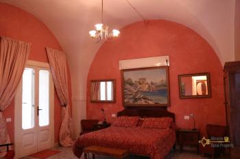 Historic palazzo at 30 meters from the sea. Fossacesia. Img25
