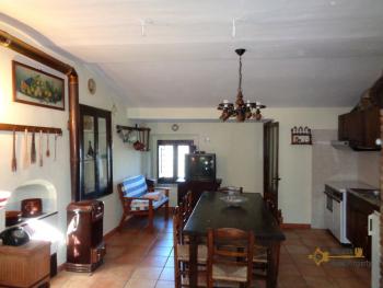 Restored character stone house for sale in Guilmi, Abruzzo. Img5