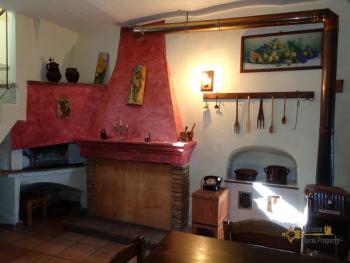 Restored character stone house for sale in Guilmi, Abruzzo. Img6