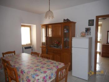 Town house composed by two separate flats, at 20 km from the coast. Dogliola. Img6