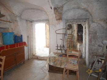 Town house composed by two separate flats, at 20 km from the coast. Dogliola. Img17
