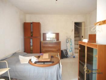 Town house composed by two separate flats, at 20 km from the coast. Dogliola. Img13