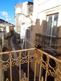 Character stone house to be renovated for sale in Dogliola. Img17